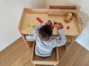 Scrivania e sedia regolabili - immagine 11