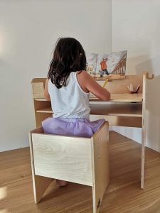 Scrivania e sedia regolabili - immagine 13