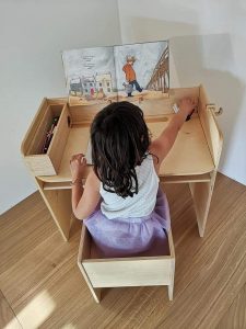Scrivania e sedia regolabili - immagine 12