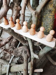 Set baby dolls naturali da dipingere (Mesi, stagioni, giorni, numeri) - immagine 3