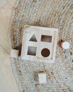 Gioco ad incastro con forme geometriche - immagine 4